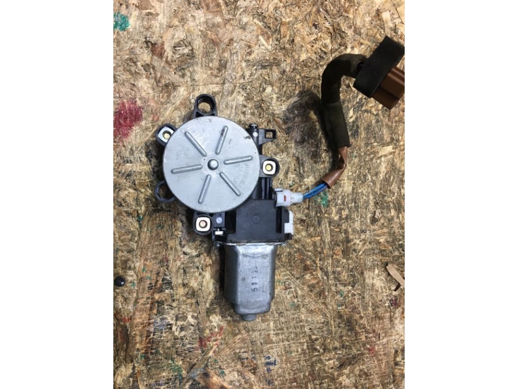 MR573880 | Моторчик склопідйомника задн. прав. MITSUBISHI OUTLANDER 03-07