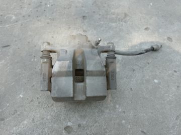 Суппорт тормозной задн. прав. TOYOTA SIENNA 11-16