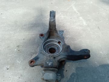 Кулак поворотний передн. прав. TOYOTA SIENNA 11-16