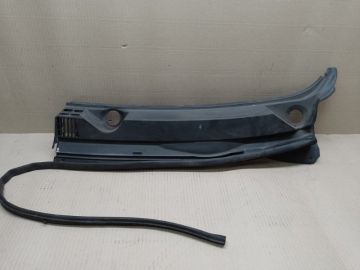 Пластик под лобовое стекло / Жабо лев. TOYOTA MATRIX 02-08
