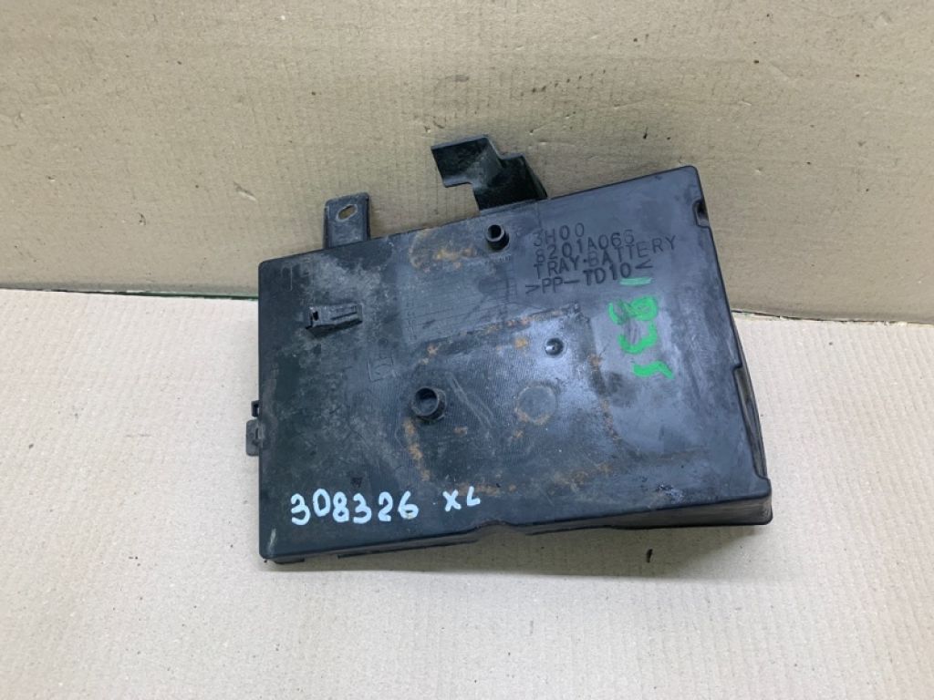 8201A066 | Полиця акумулятора MITSUBISHI OUTLANDER XL 05-13 - Фото 2