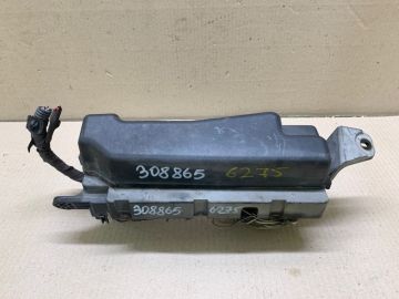 Блок запобіжників моторний відсік TOYOTA MATRIX 02-08