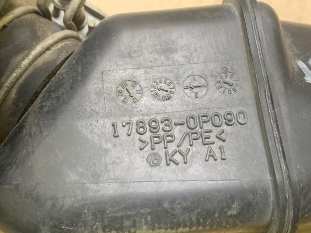 17881-0P080 | Патрубок воздушного фильтра TOYOTA SIENNA 11-16 - Фото 4