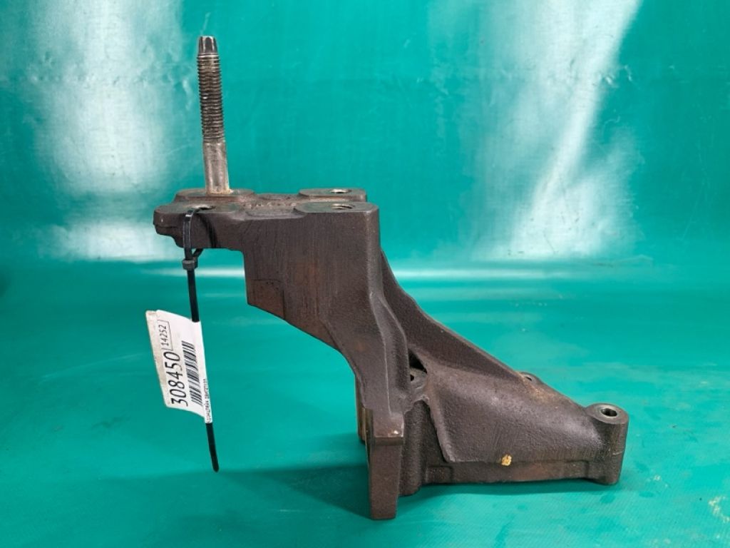 LC63-39-031 | Кронштейн двигателя MAZDA TRIBUTE 00-07