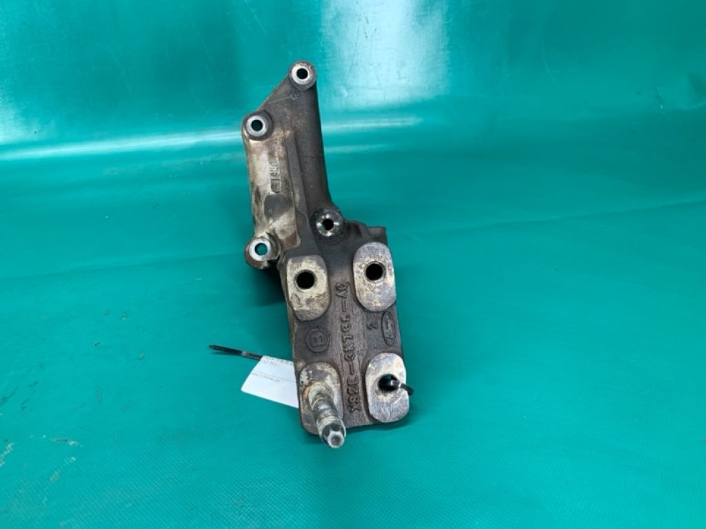 LC63-39-031 | Кронштейн двигателя MAZDA TRIBUTE 00-07 - Фото 3