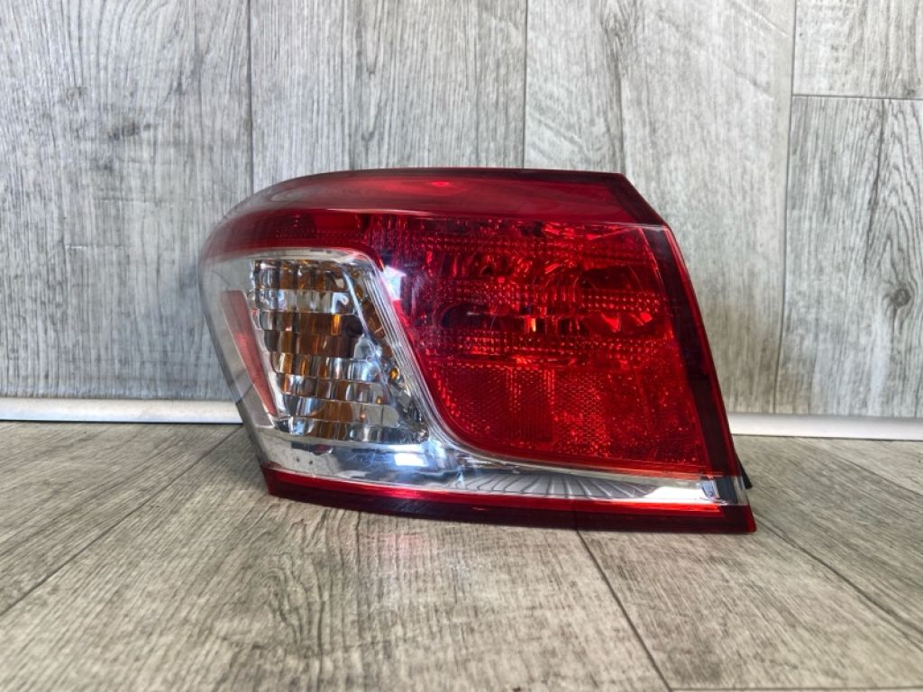 8156133410 | Фонарь наружный лев. LEXUS ES350 06-12