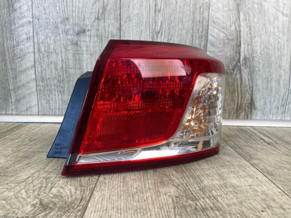 8155133470 | Ліхтар зовнішній прав. LEXUS ES350 06-12