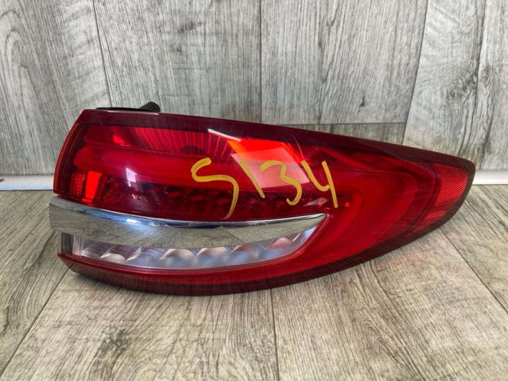 HS7Z-13404-J | Ліхтар зовнішній прав. FORD FUSION 14-