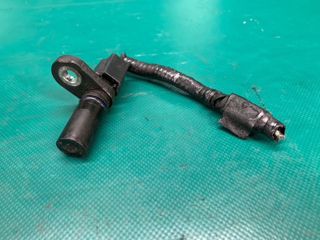 GY01-18-221 | Датчик положения коленвала MAZDA TRIBUTE 00-07