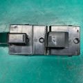 25411-3LM0B | Кнопка стеклоподъемника передн. прав. NISSAN NV200 USA 13-
