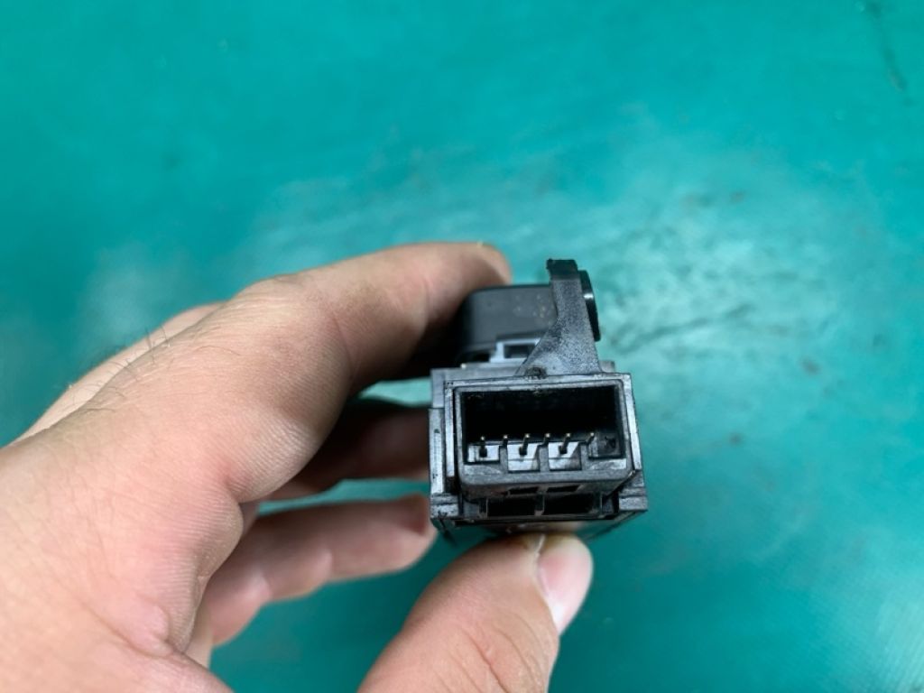 35800-TZ5-A01 | Кнопка открывания бензобака ACURA MDX (YD3) 13-21 - Фото 5