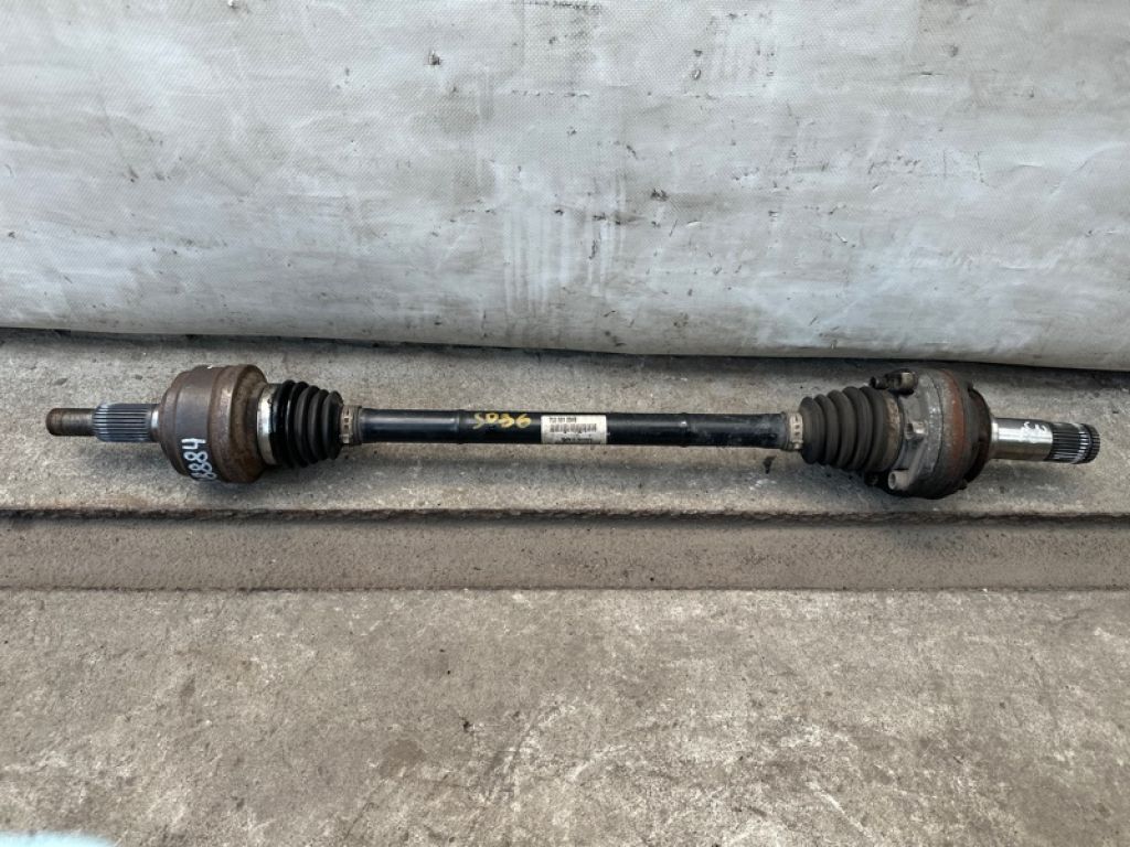 7L0 501 201 B | Привід задній VOLKSWAGEN TOUAREG 02-10