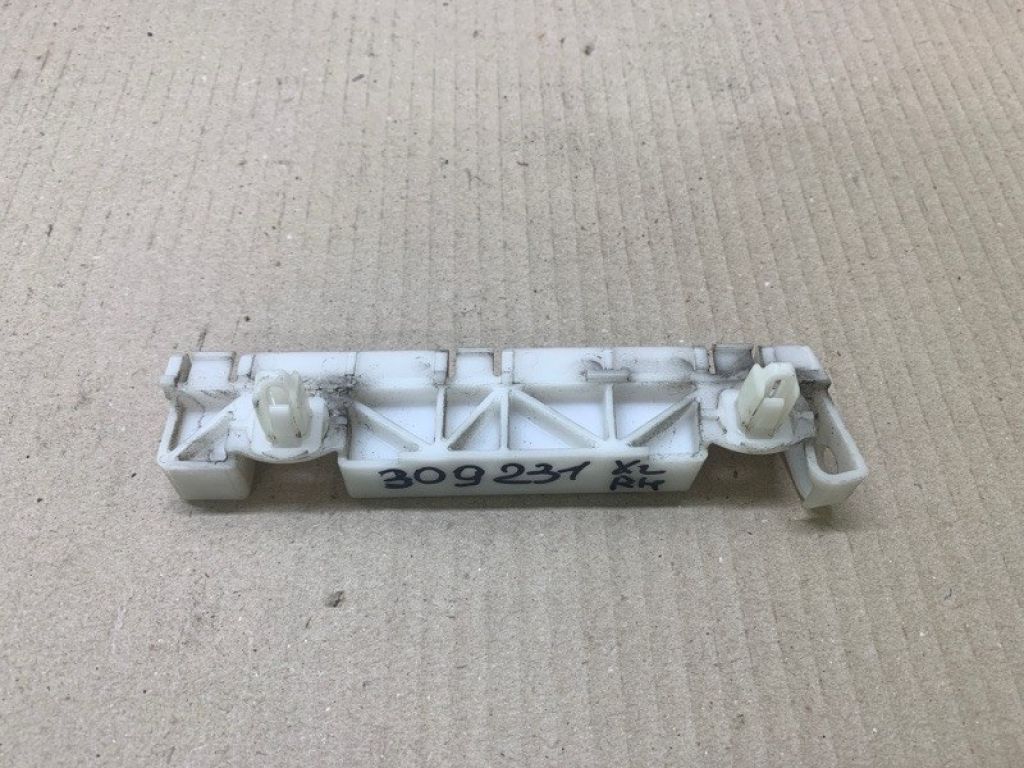 6410A066 | Кронштейн заднього бампера прав. MITSUBISHI OUTLANDER XL 05-13