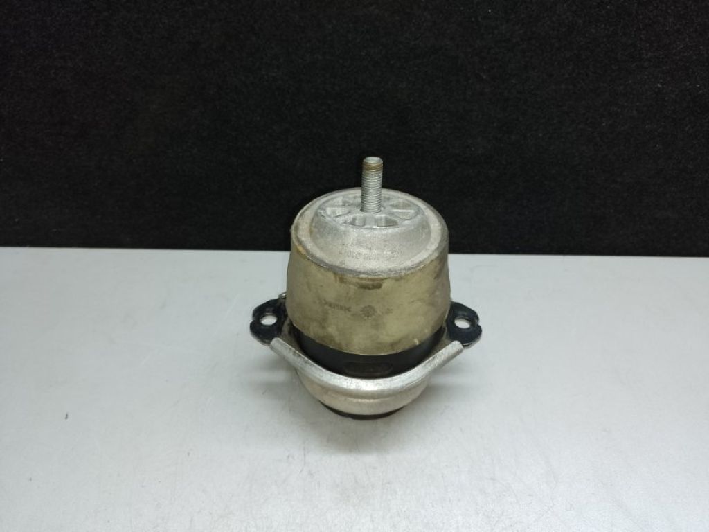 7L8 199 131 A | Подушка двигуна VOLKSWAGEN TOUAREG 02-10 - Фото 2