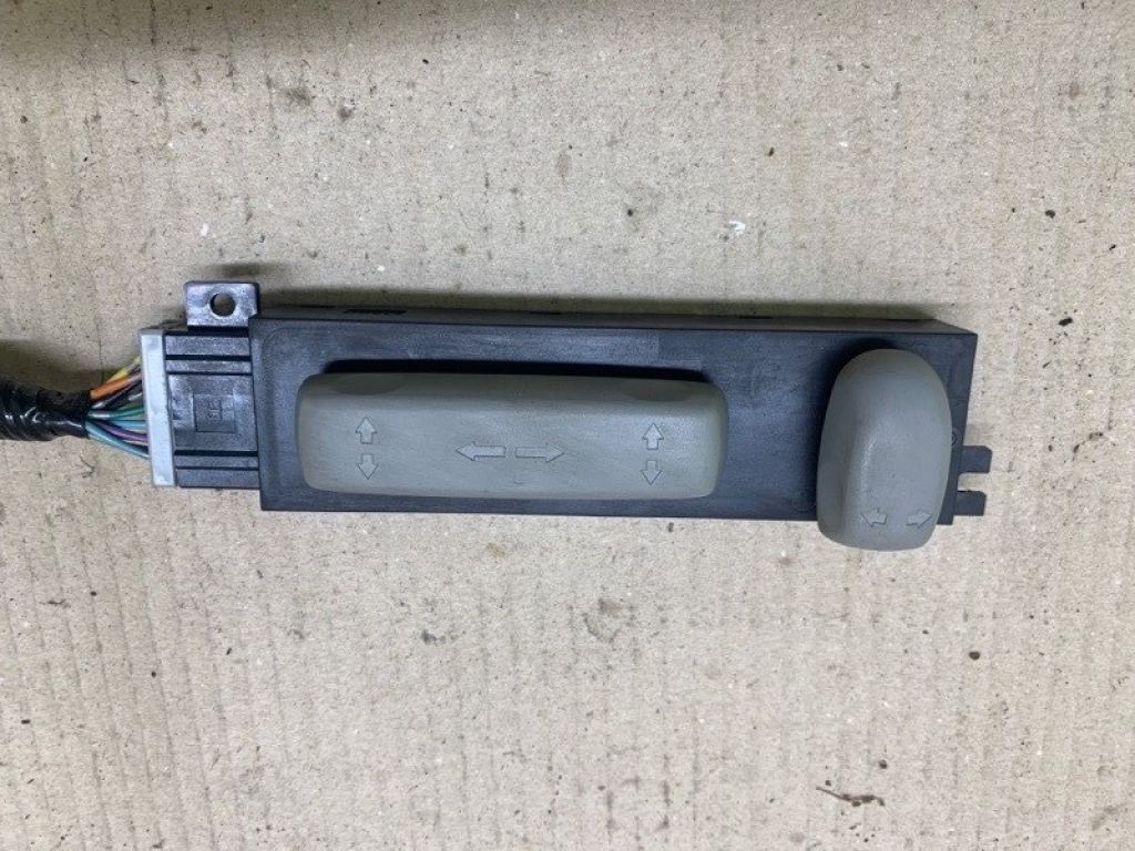 81250-SDD-U71YA | Кнопка регулювання сидіння передн. прав. ACURA MDX (YD3) 13-21