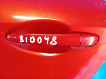 Ручка двері зовнішня задн. лів. MAZDA 3 BL 09-13