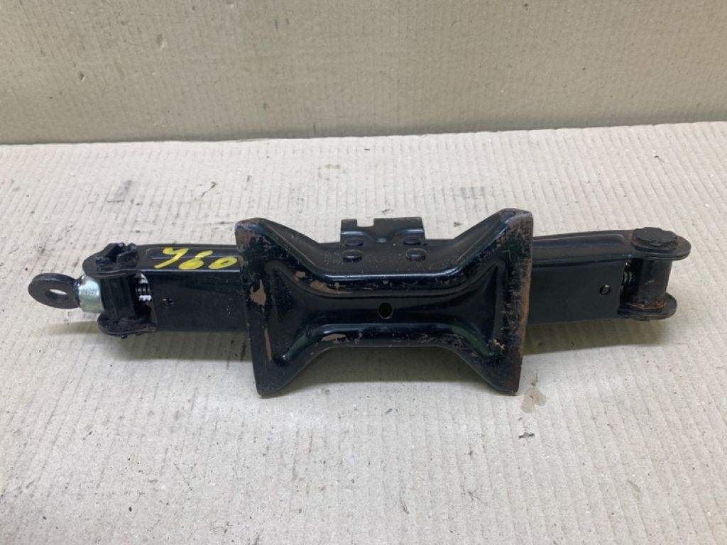 GJ6A-37-790A | Домкрат MAZDA 3 BL 09-13 - Фото 4