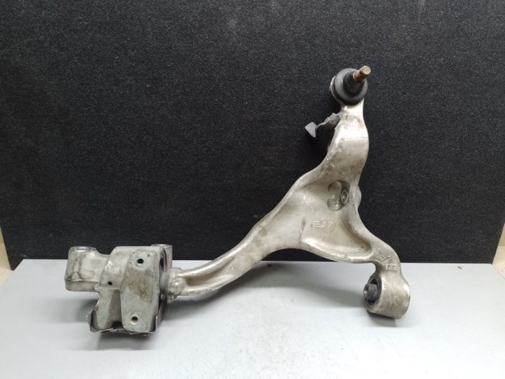 54500-EJ70A | Рычаг передней подвески нижний прав. INFINITI M35/M45 04-10