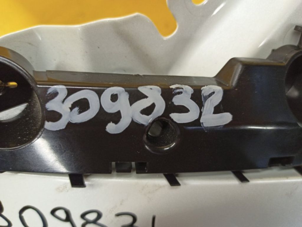 62224-5SK0A | Кронштейн переднього бампера (на крилі) прав. NISSAN LEAF 18- - Фото 2