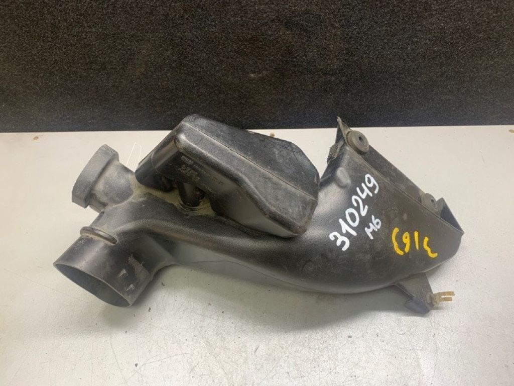 L518-13-200C | Повітрозабірник MAZDA 6 GH 07-12