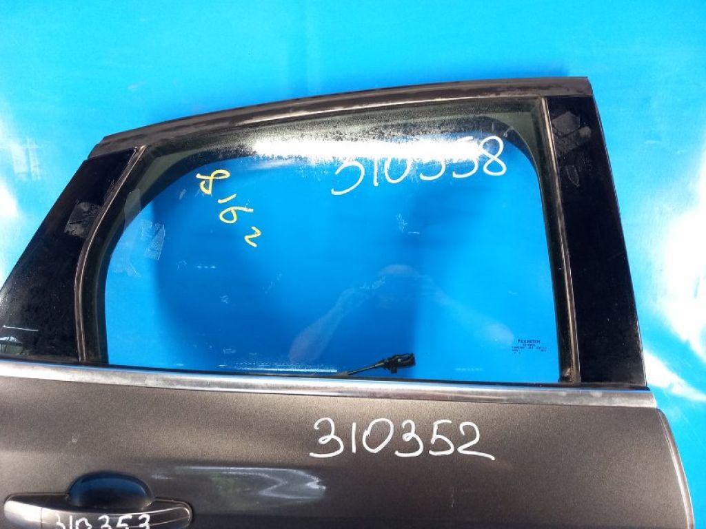 CP9Z-5825712-A | Скло дверей задн. прав. FORD FOCUS 10-18