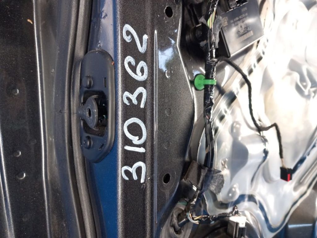 CP9Z-5827204-A | Обмежувач дверей задн. прав. FORD FOCUS 10-18