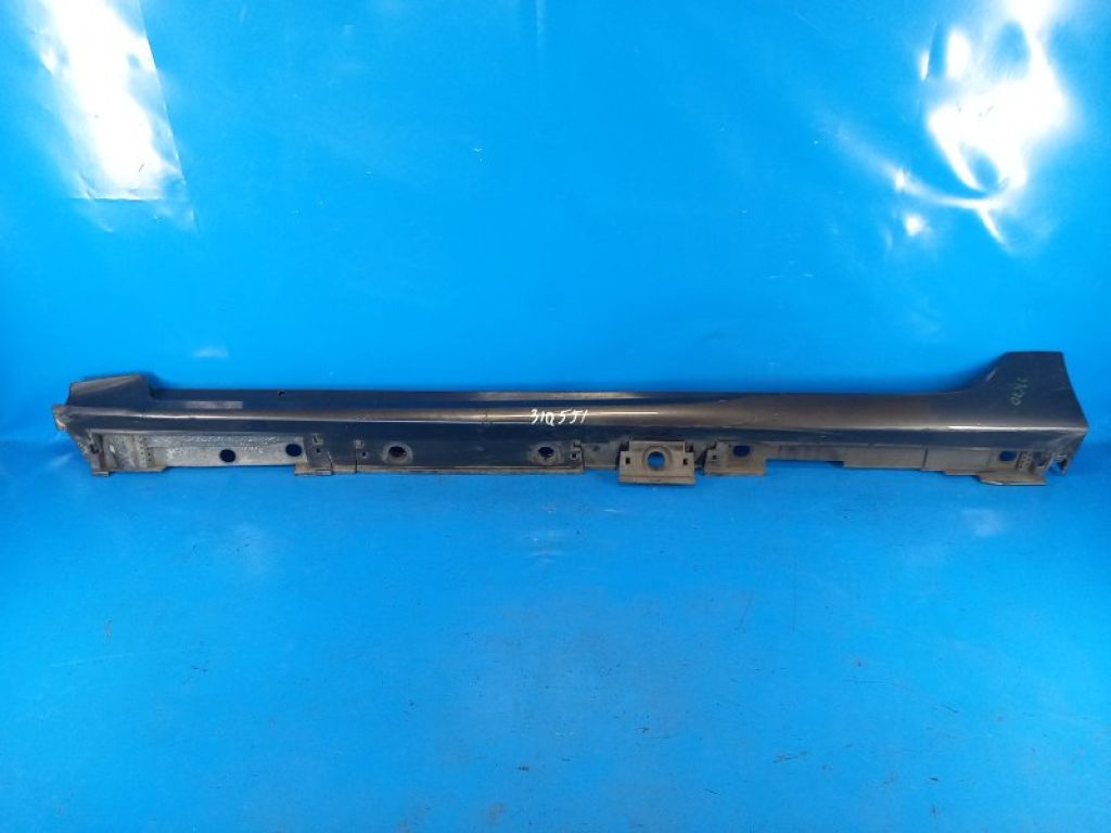 7586047080 | Накладка порога наружная лев. TOYOTA PRIUS 16-