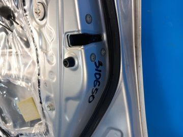 Замок двері передн. прав. TOYOTA PRIUS - 30 09-17
