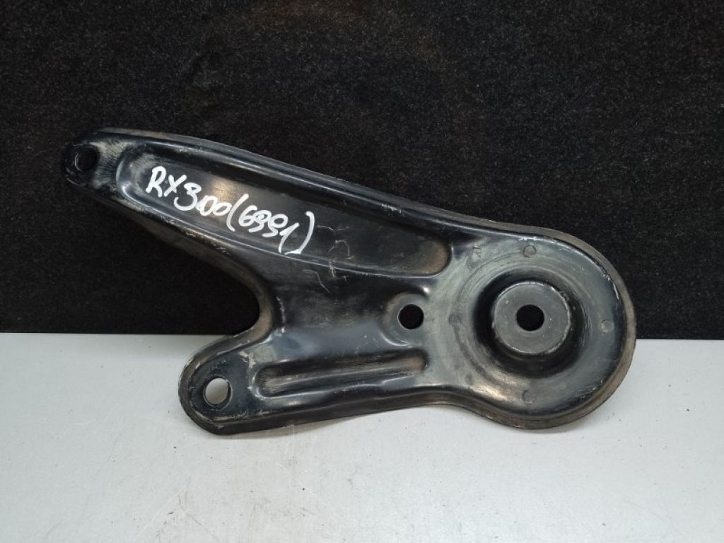 51024-48011 | Крепление балки подвески лев. LEXUS RX300 98-03