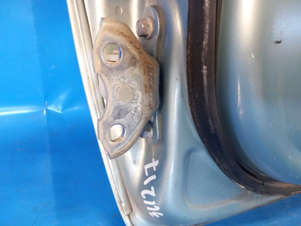 6873012120 | Петля двері нижня передн. прав. TOYOTA PRIUS - 30 09-17
