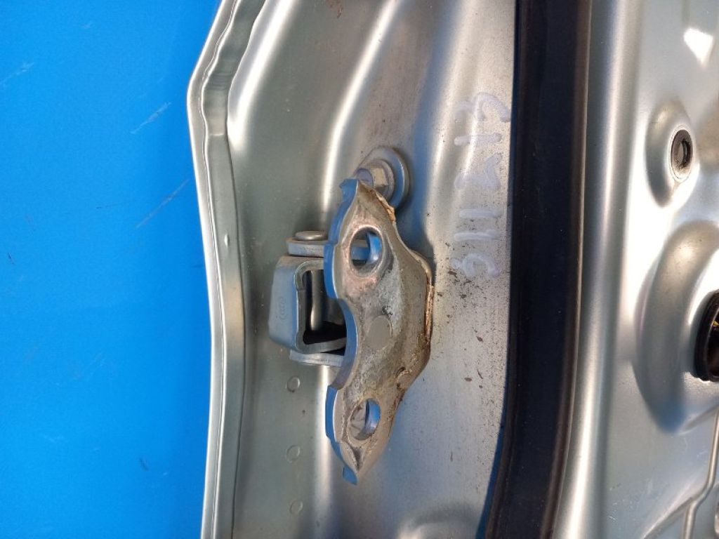 6875020121 | Петля двери верхняя задн. прав. TOYOTA PRIUS - 30 09-17