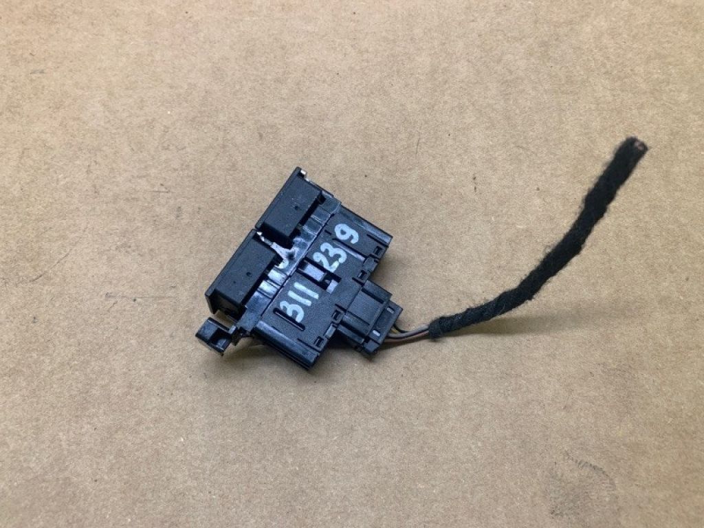 17A 927 137 C | Блок кнопок консоли VOLKSWAGEN JETTA USA 18-