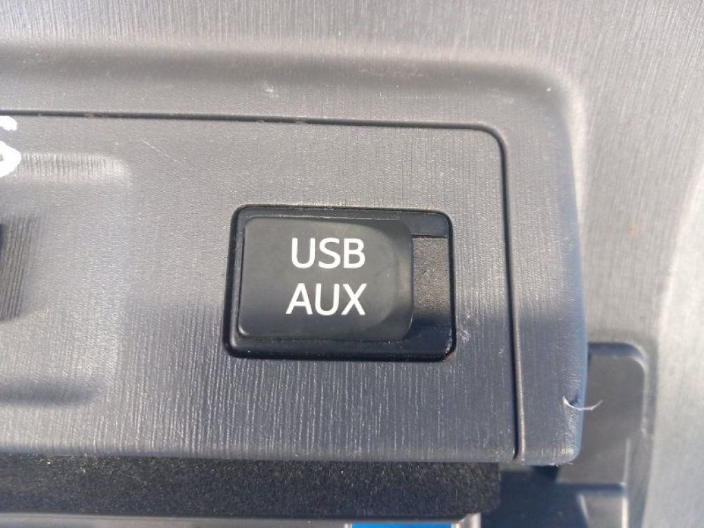 8619048030 | USB адаптер TOYOTA PRIUS PLUS 11-14