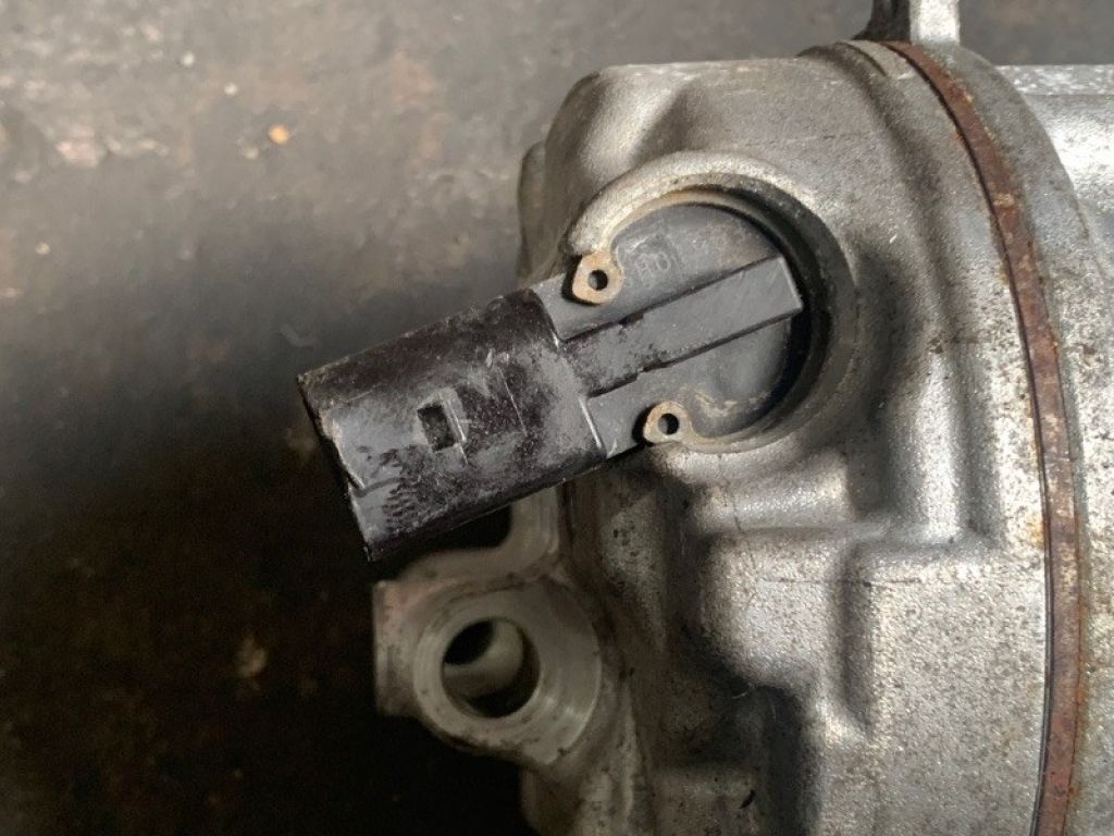 3Q0 816 803 D | Компрессор кондиционера VOLKSWAGEN JETTA USA 18- - Фото 4