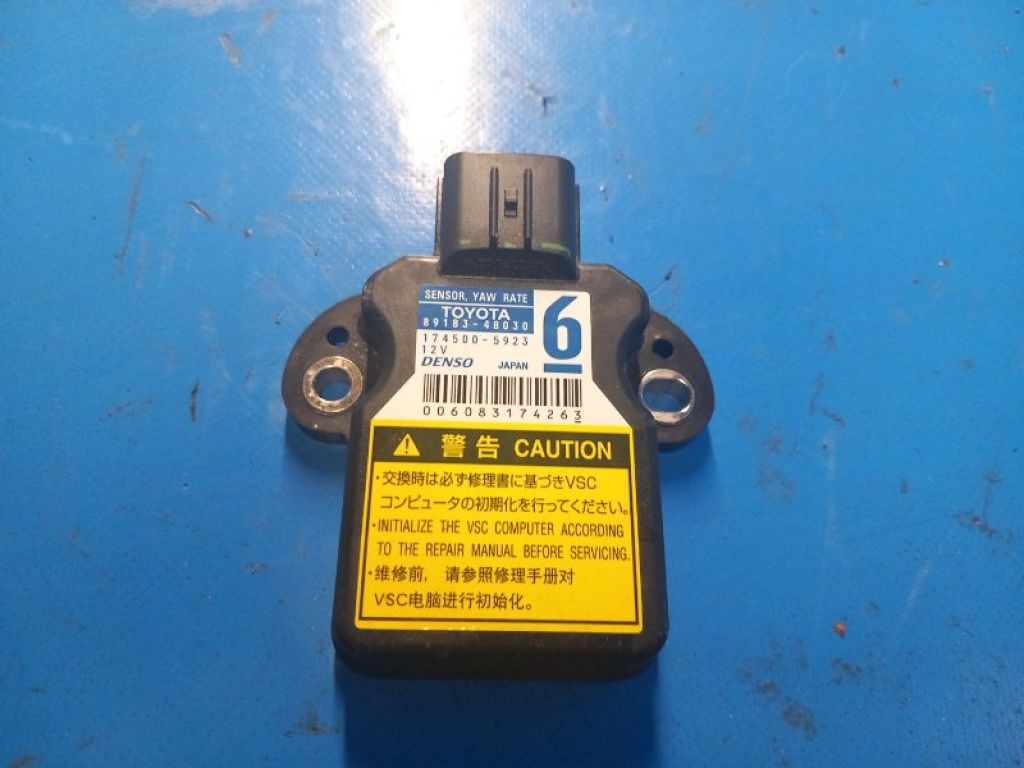 8918348030 | Датчик угловой скорости TOYOTA PRIUS PLUS 11-14