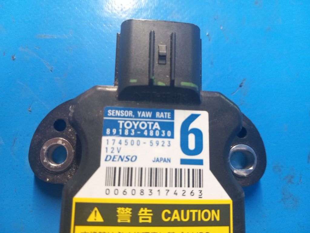 8918348030 | Датчик угловой скорости TOYOTA PRIUS PLUS 11-14 - Фото 2