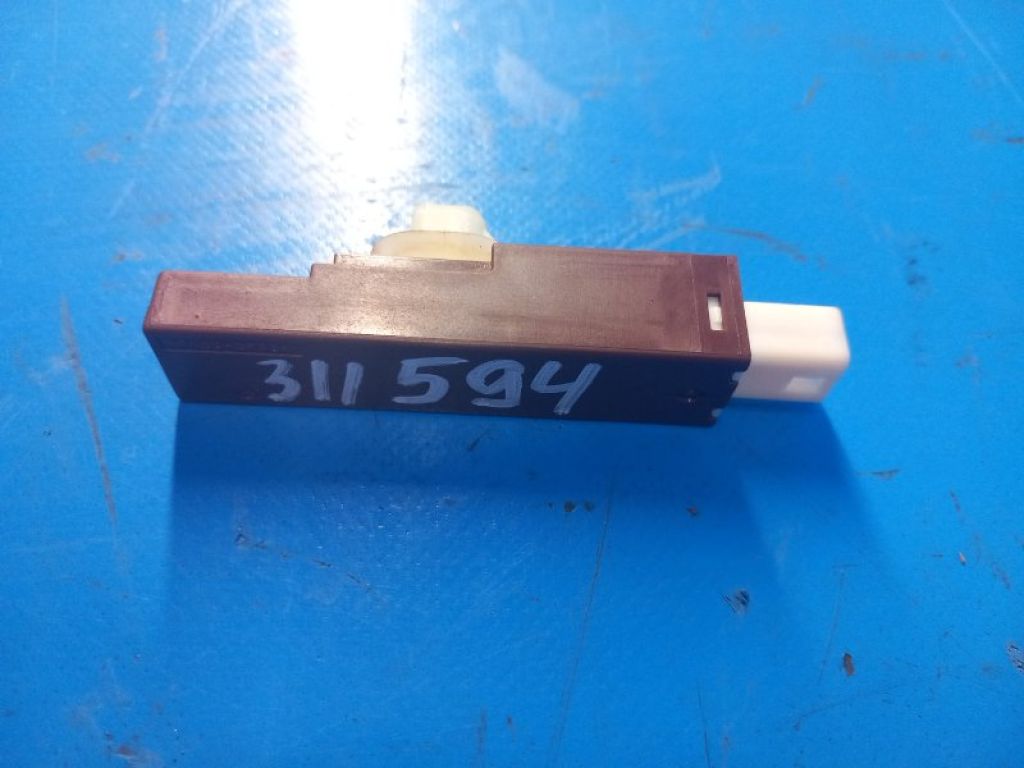 899A047010 | Антенна TOYOTA PRIUS PLUS 11-14 - Фото 2