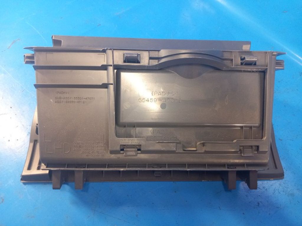 5555047121B0 | Бардачок TOYOTA PRIUS PLUS 11-14 - Фото 3