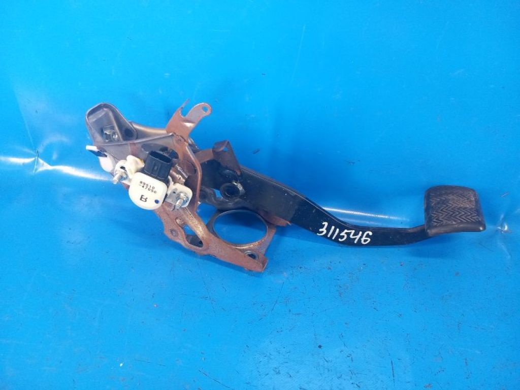 4711047090 | Педаль гальма TOYOTA PRIUS PLUS 11-14