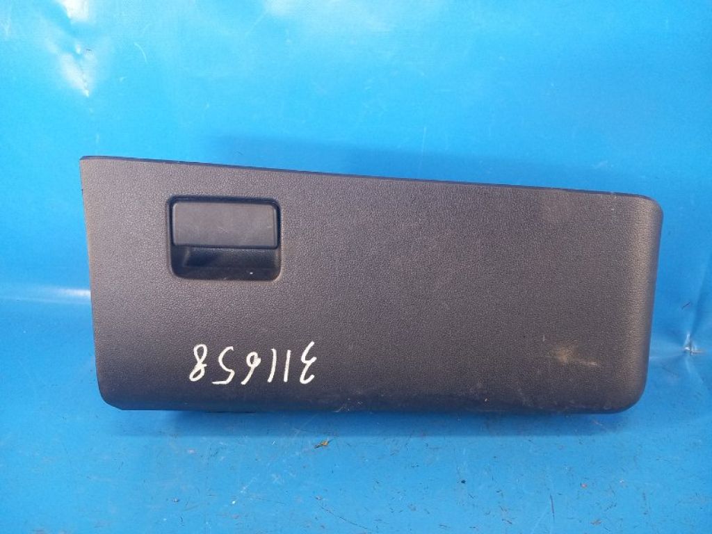 5555047130 | Бардачок TOYOTA PRIUS 16-