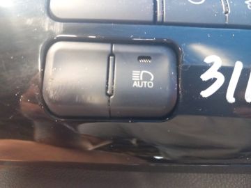 Кнопка TOYOTA PRIUS 16-