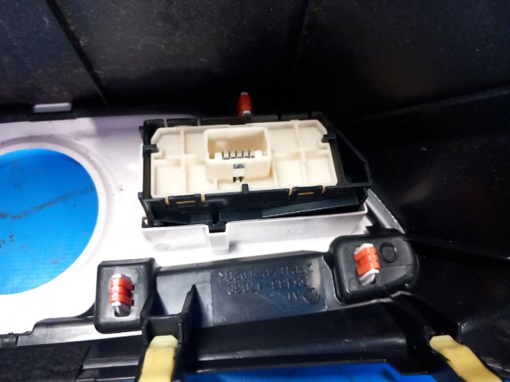 8401047320 | Кнопка TOYOTA PRIUS 16- - Фото 2