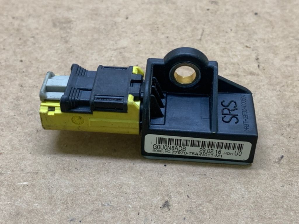 77970-T5A-N01 | Датчик удара ACURA TLX 14-17