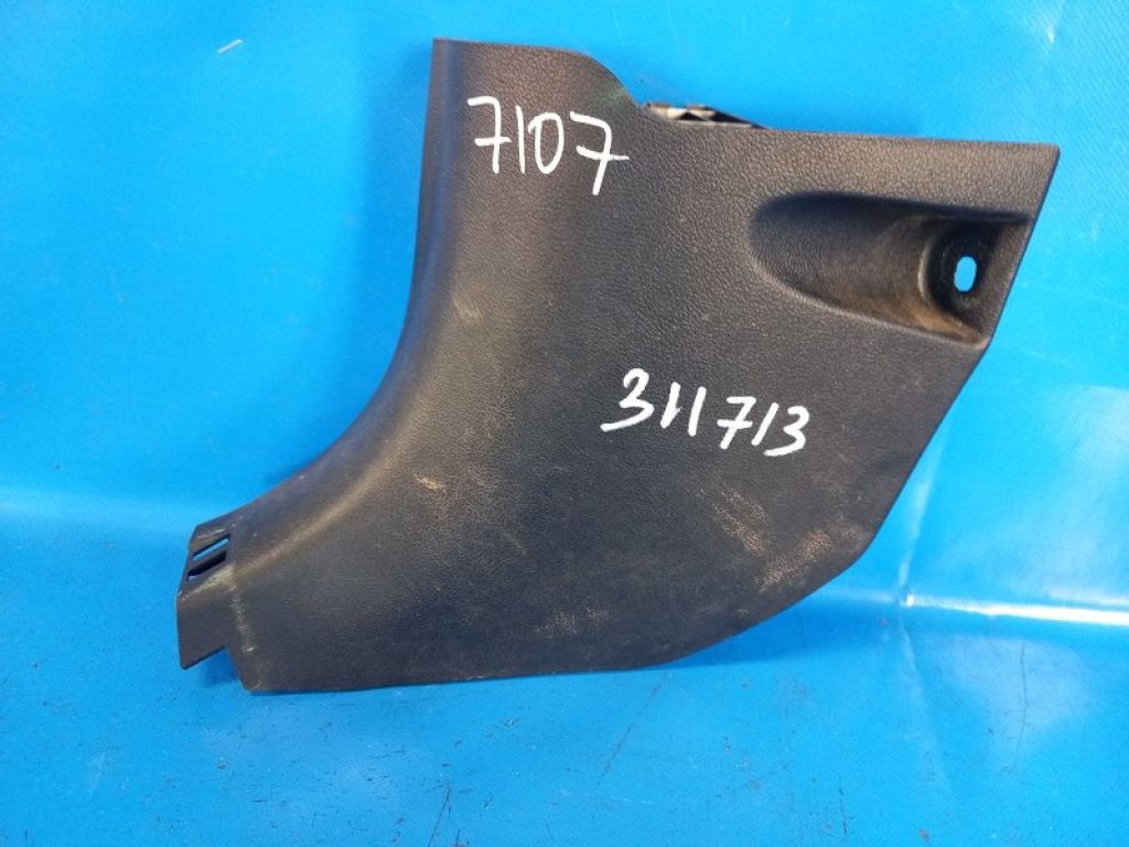 6211247200 | накладка в салоні TOYOTA PRIUS 16-