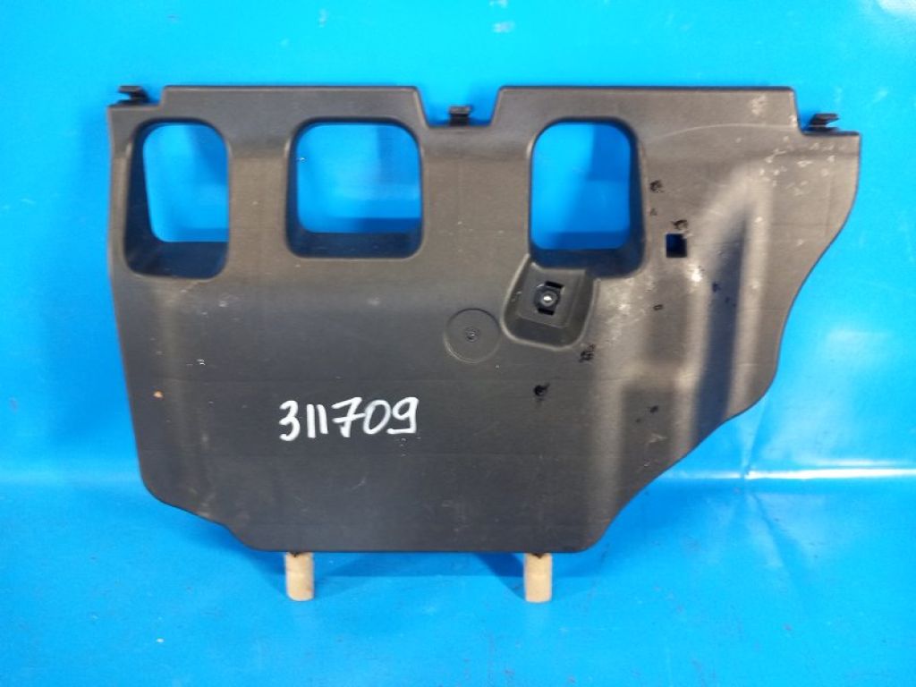 5560747070 | Накладка торпедо TOYOTA PRIUS 16-