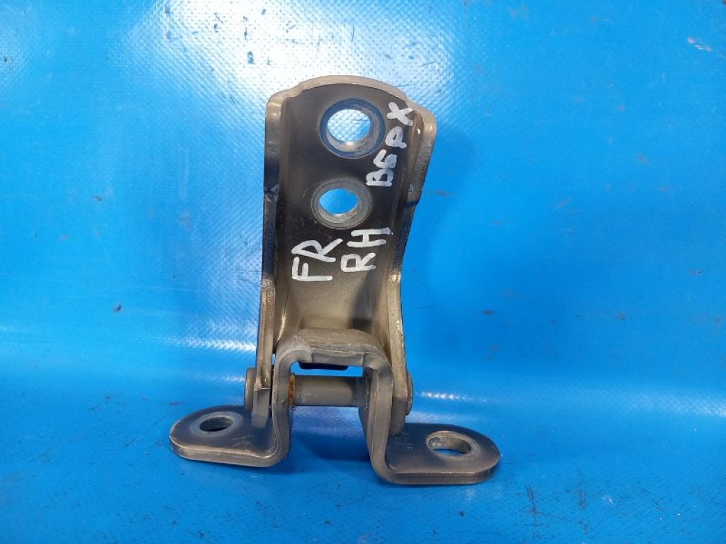 6871012151 | Петля двери верхняя передн. прав. TOYOTA PRIUS 16-