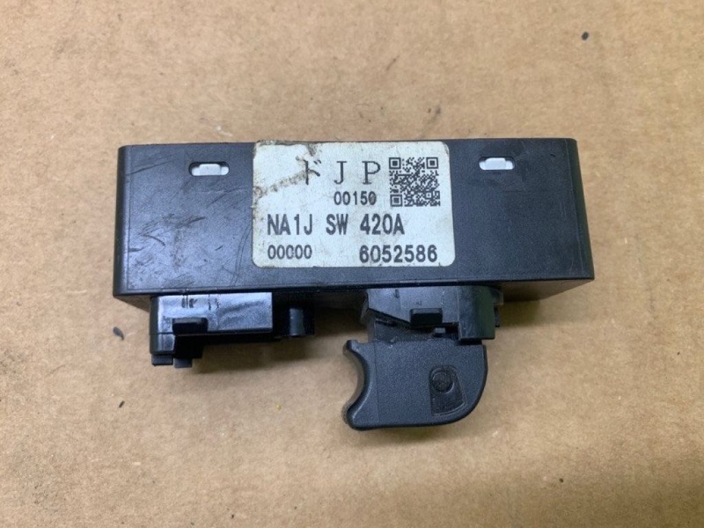 NA1P-66-370B | Кнопка стеклоподъемника передн. прав. MAZDA MX-5 15- - Фото 2