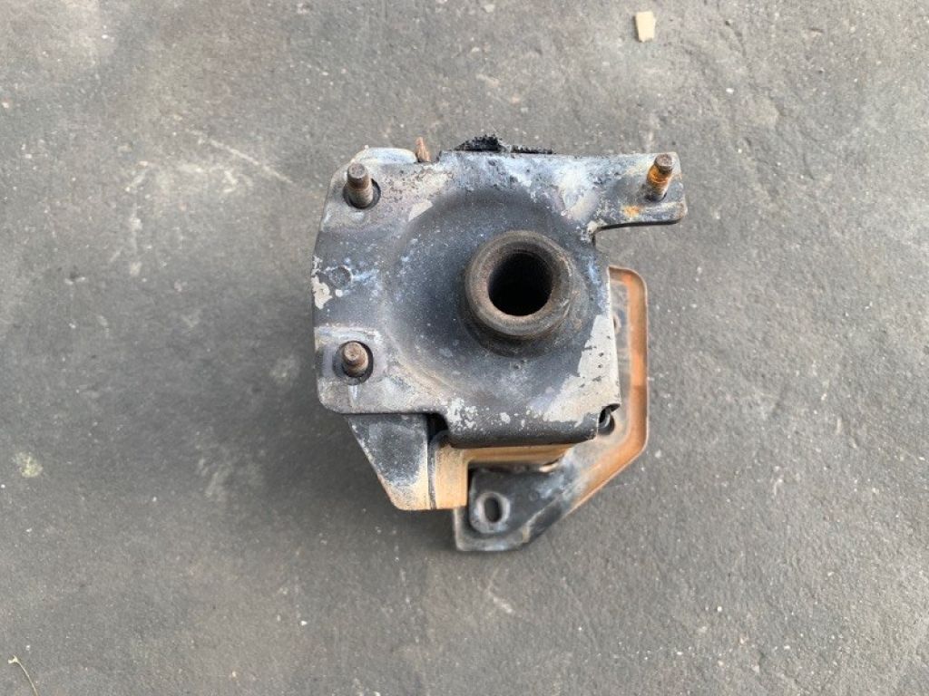 G5115-3SHMA | Кронштейн підсилювача переднього бампера лів. NISSAN SENTRA B17 12-21