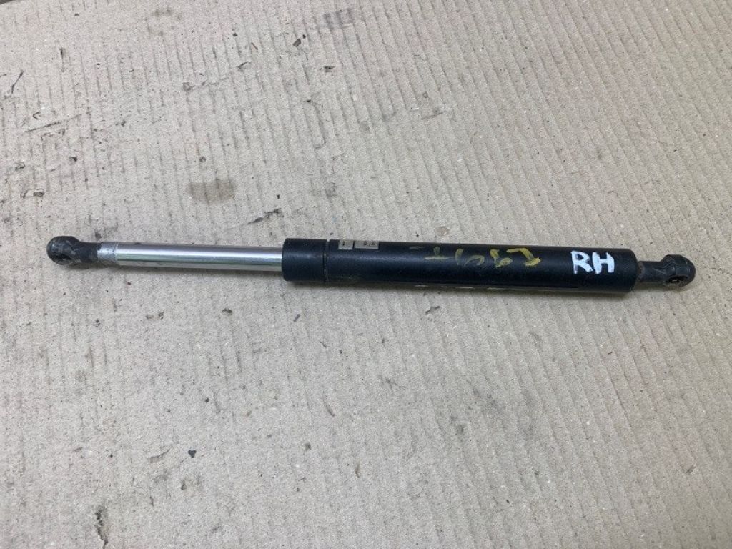 64530-50030 | Амортизатор кришки багажника прав. LEXUS LS430 00-06