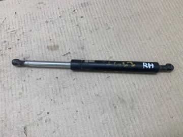 Амортизатор кришки багажника прав. LEXUS LS430 00-06